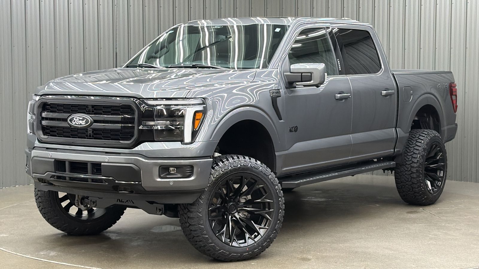 2026 Ford F-150 Lariat 4x4 SuperCrew 145 in's photo