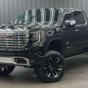 Lifted 2026 GMC Sierra 1500 Denali Reserve Short Bed w/ Tech & Sunroof