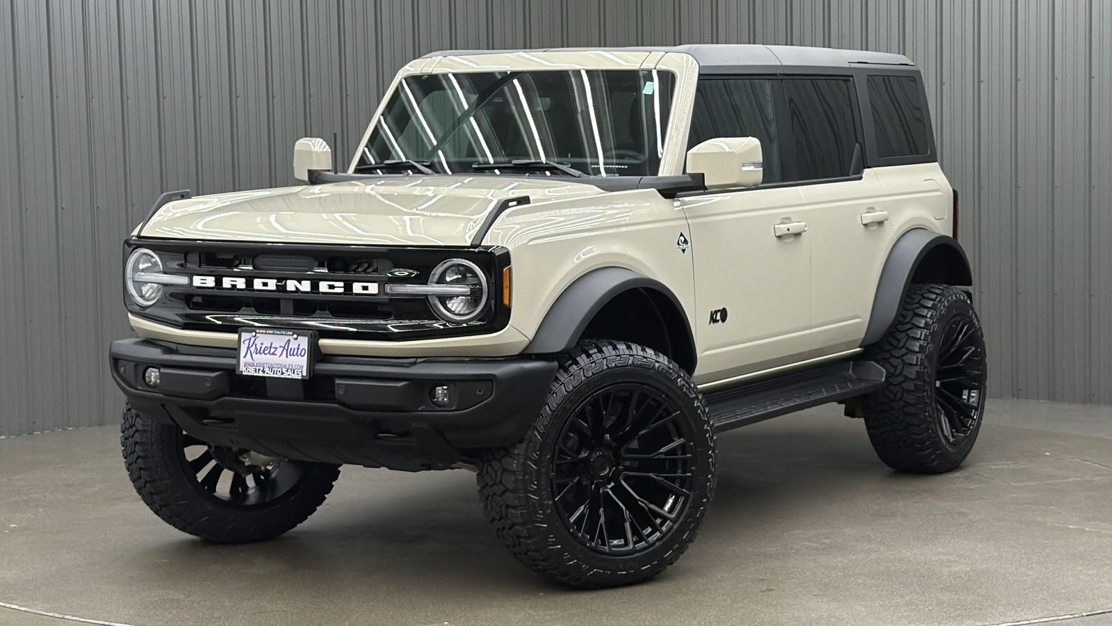 Lifted 2025 Ford Bronco Outer Banks w/ 314A, Sasquatch & Hard Top