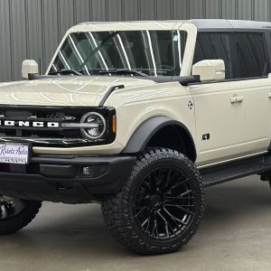 Lifted 2025 Ford Bronco Outer Banks w/ 314A, Sasquatch & Hard Top