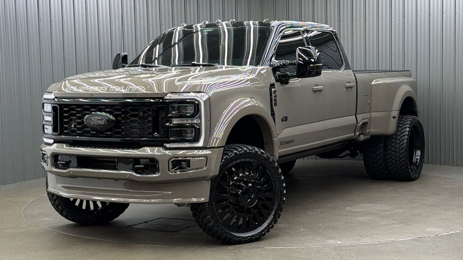 2026 Ford F-450 Platinum 4x4 Crew Cab 8' Box DRW's photo