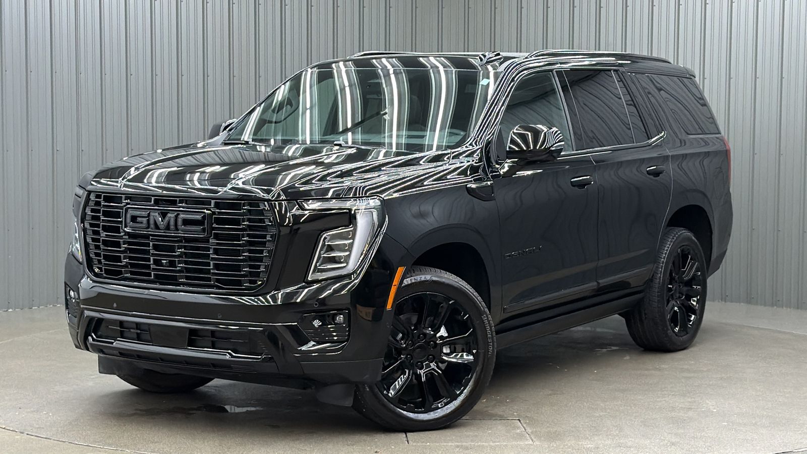 2026 GMC Yukon Denali w/ COLORMATCH & Sunroof