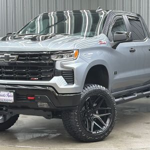 Lifted 2025 Chevrolet Silverado 1500 LT Trail Boss Short Bed w / Convenience 2