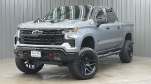 Lifted 2025 Chevrolet Silverado 1500 LT Trail Boss Short Bed w / Convenience 2