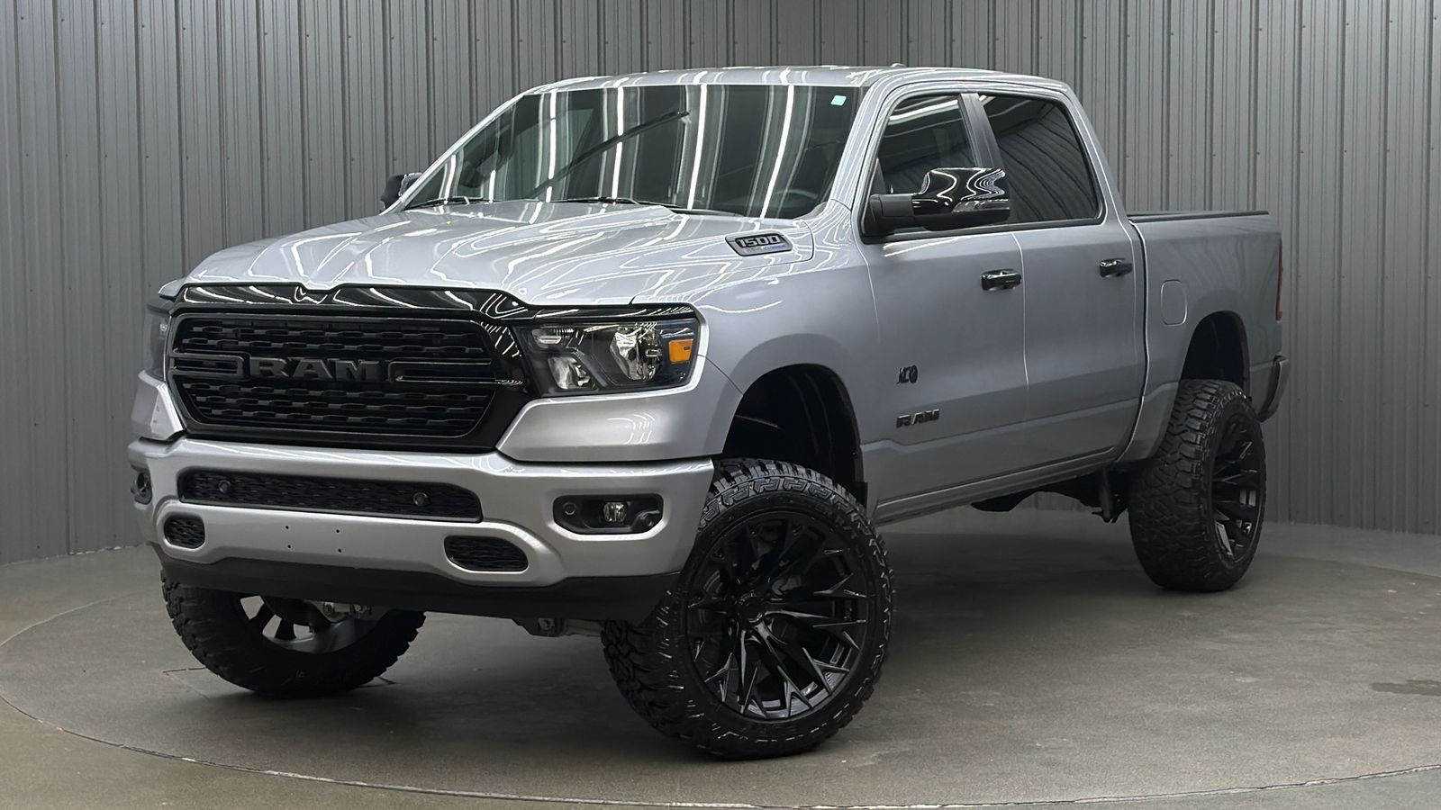 2023 RAM 1500 Big Horn/Lone Star 4x4 Crew Cab 5'7's photo