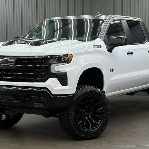 Lifted 2025 Chevrolet Silverado 1500 LT Trail Boss Short Bed w/ Convenience 2 & Dark Essentials