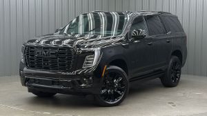 2026 GMC Yukon Denali w/ COLORMATCH, Power Steps & Sunroof