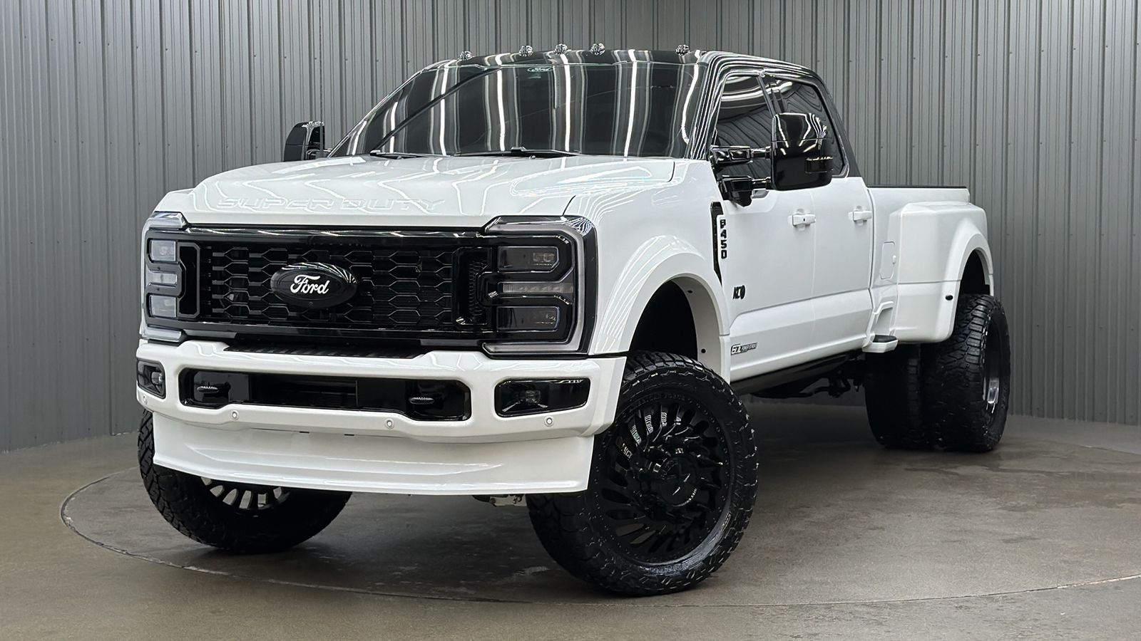 2026 Ford F-450 Platinum 4x4 Crew Cab 8' Box DRW's photo