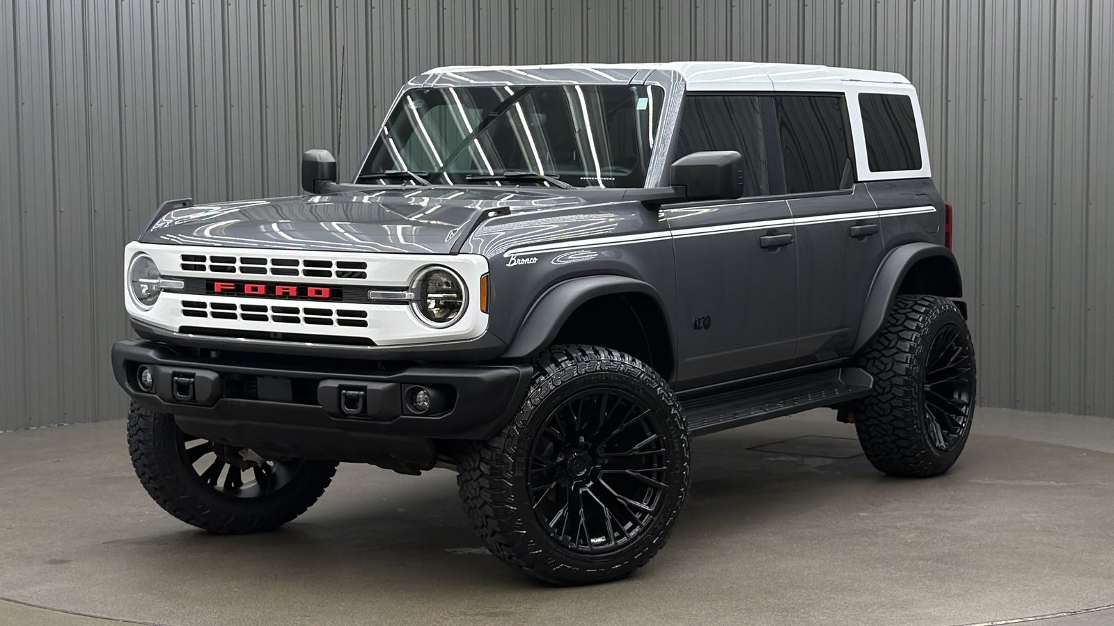 Lifted 2025 Ford Bronco Heritage Edition w/ 662A & Hard Top
