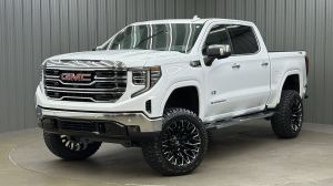 Lifted 2026 GMC Sierra 1500 SLT Premium X31 Short Bed w/ Preferred & Sunroof