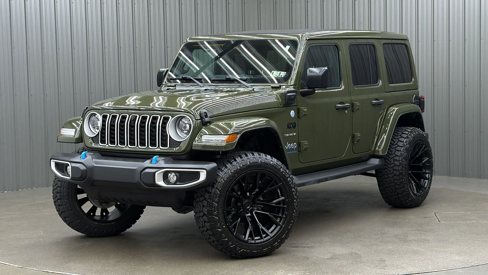 Lifted 2024 Jeep Wrangler Sahara 4xe w/ Tech Group & Sky Top