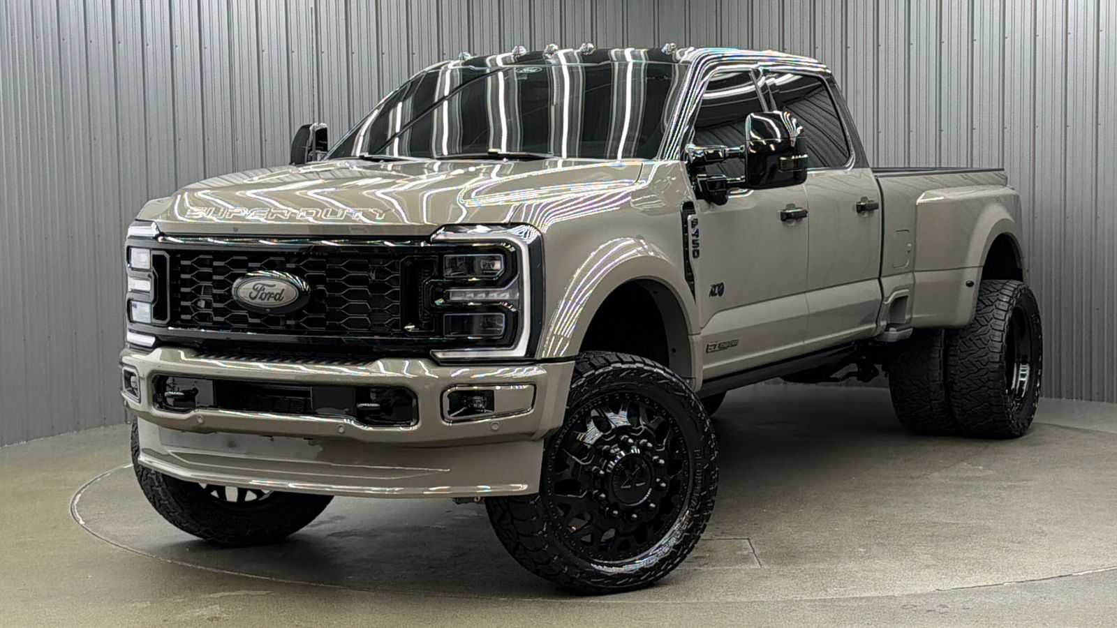 Lifted 2026 Ford F-450SD Platinum PLUS Long Bed FX4 w/ COLORMATCH, 773A & Moonroof