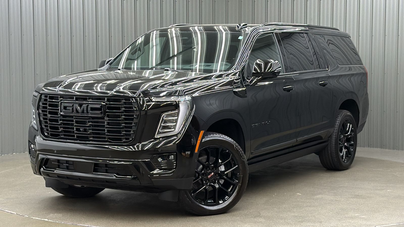2026 GMC Yukon XL Denali w/ COLORMATCH, Power Steps & Sunroof