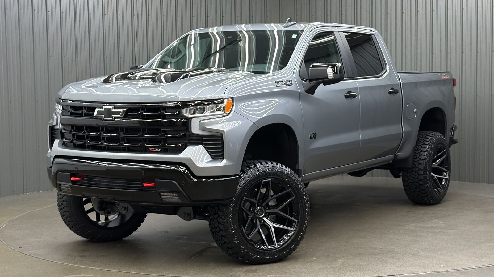 Lifted 2026 Chevrolet Silverado 1500 LT Trail Boss Premium Short Bed w/ Dark Essentials & Sunroof