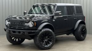 Lifted 2024 Ford Bronco Wildtrak w/ 354A Lux Pkg & Hard Top