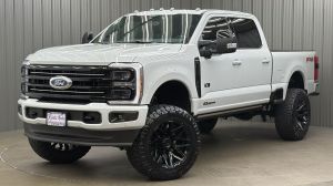 Lifted 2026 Ford F-250SD Platinum FX4 Short Bed w/ 703A & Moonroof