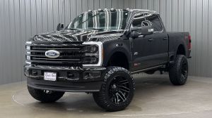 Lifted 2026 Ford F-250SD Platinum Short Bed FX4 w/ 703A & Moonroof