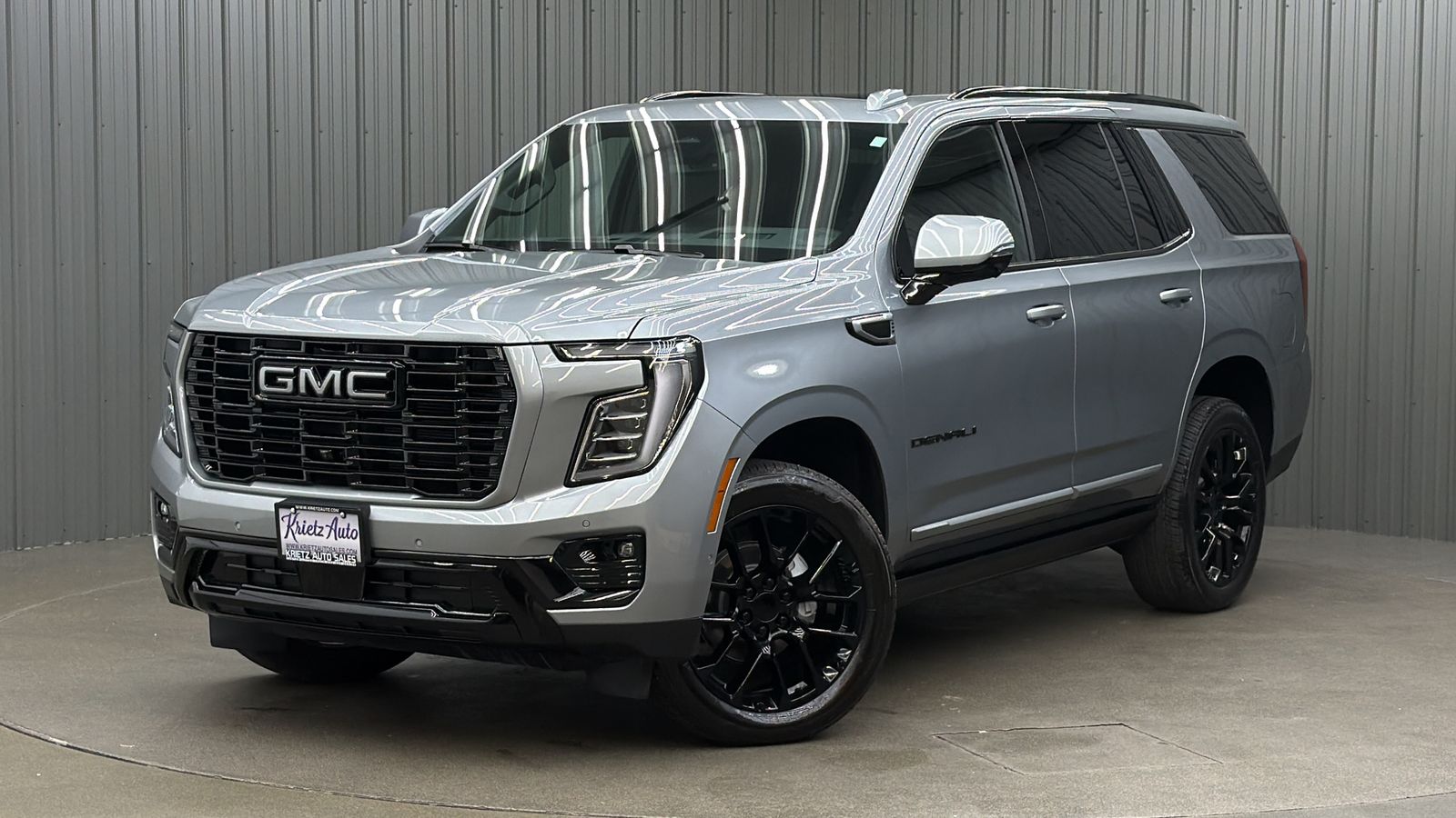 2026 GMC Yukon Denali w/ COLORMATCH, Power Steps & Sunroof
