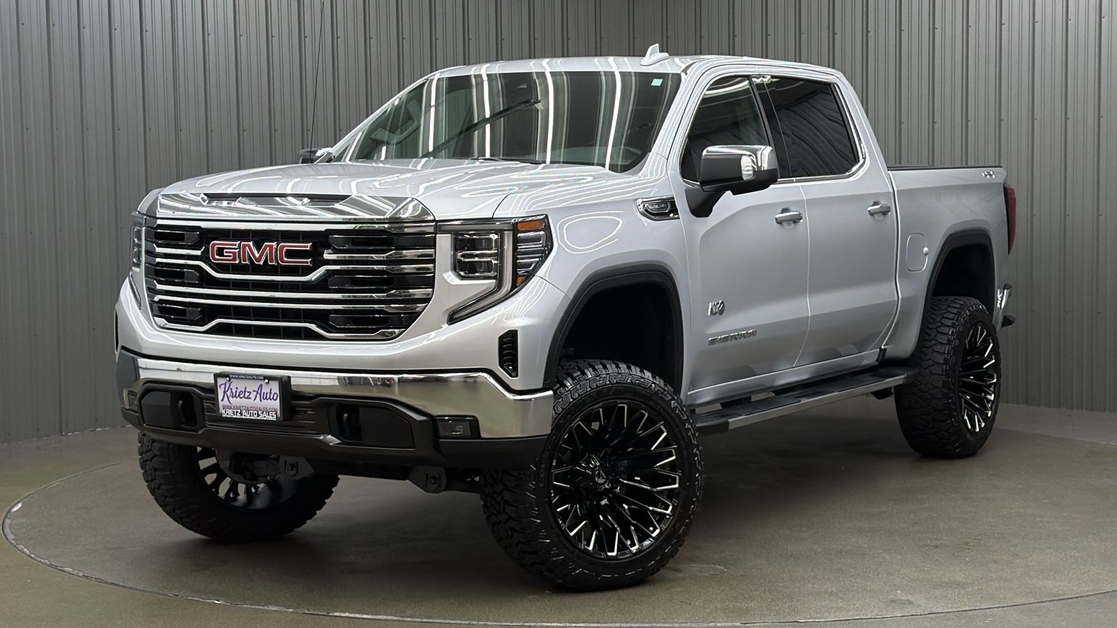 Lifted 2022 GMC Sierra 1500 SLT Short Bed w/ Convenience & Sunroof