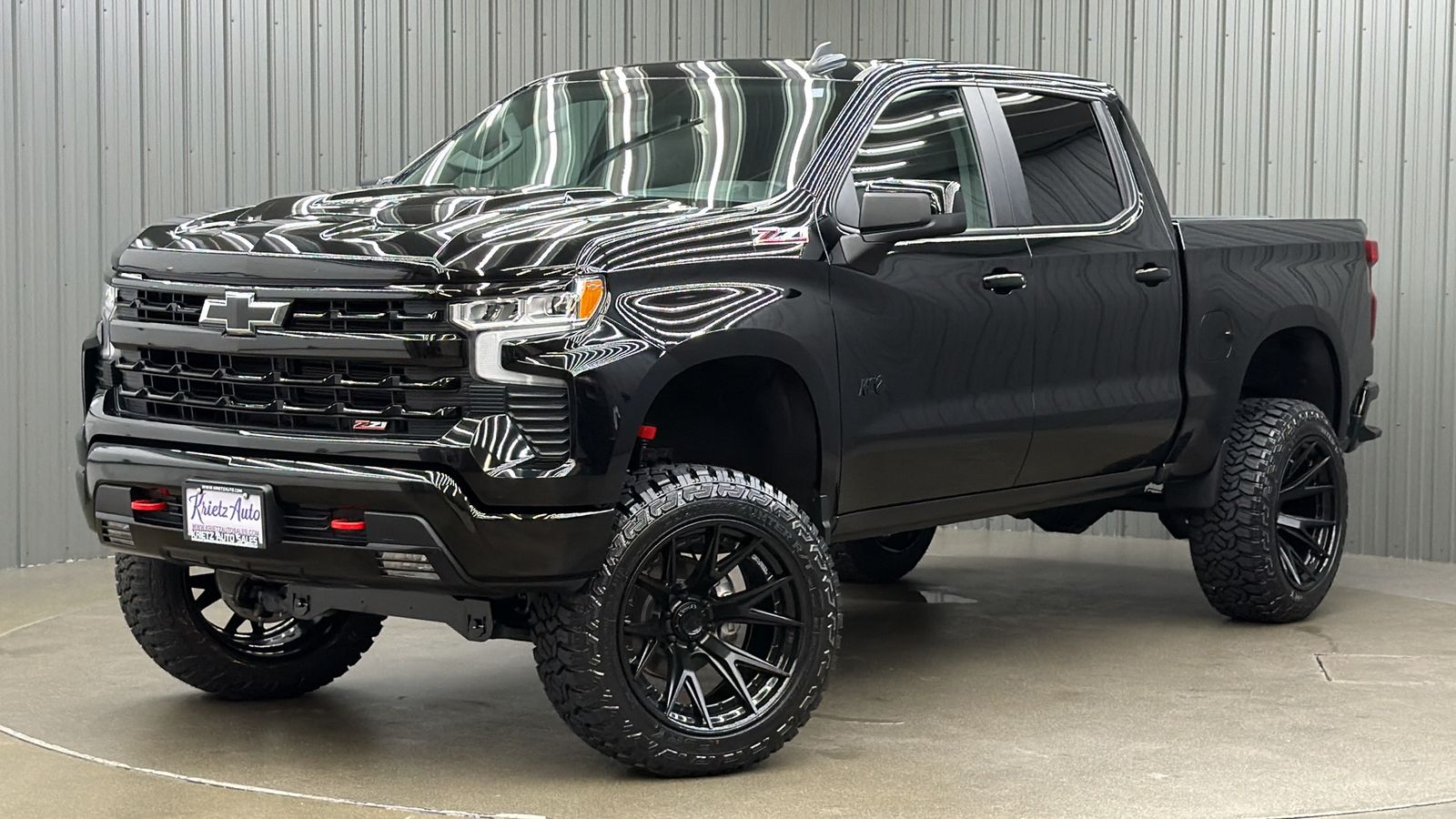 Lifted 2024 Chevrolet Silverado 1500 LT Trail Boss Short Bed w/ Convenience 2