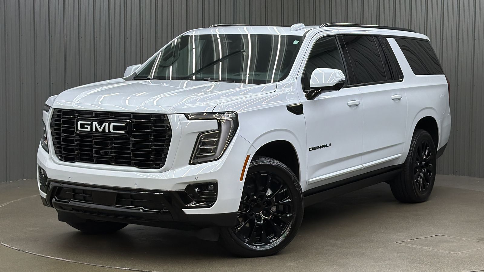 2026 GMC Yukon XL Denali w/ Sunroof