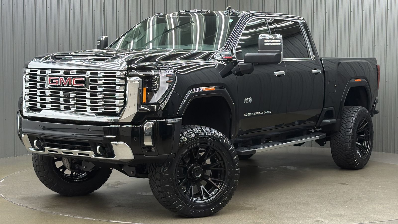 Lifted 2026 GMC Sierra 3500HD Denali Reserve Short Bed w/ Tech & Sunroof