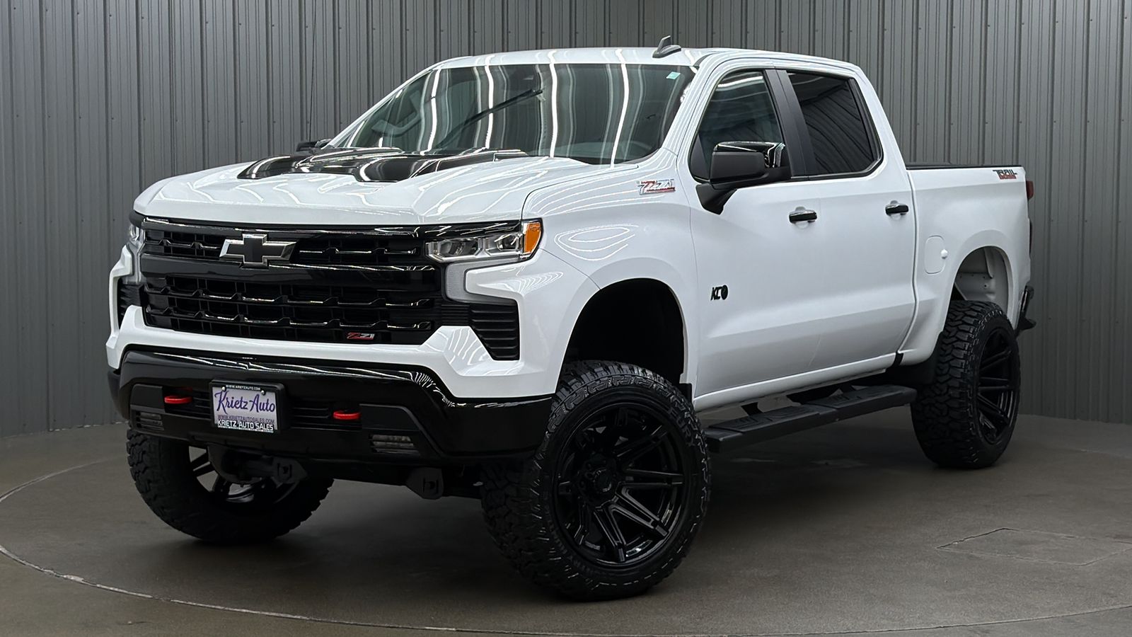 Lifted 2025 Chevrolet Silverado 1500 LT Trail Boss Short Bed w/ Convenience 2