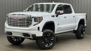 Lifted 2026 GMC Sierra 1500 Denali Reserve Short Bed w/ Tech & Sunroof