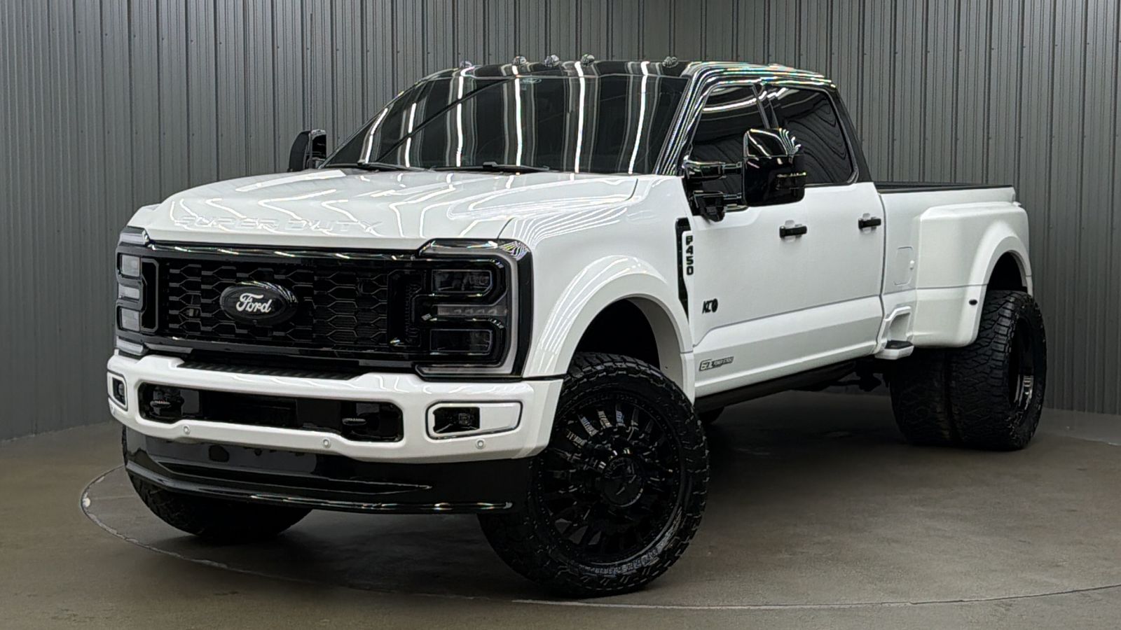2026 Ford F-450 Platinum 4x4 Crew Cab 8' Box DRW's photo