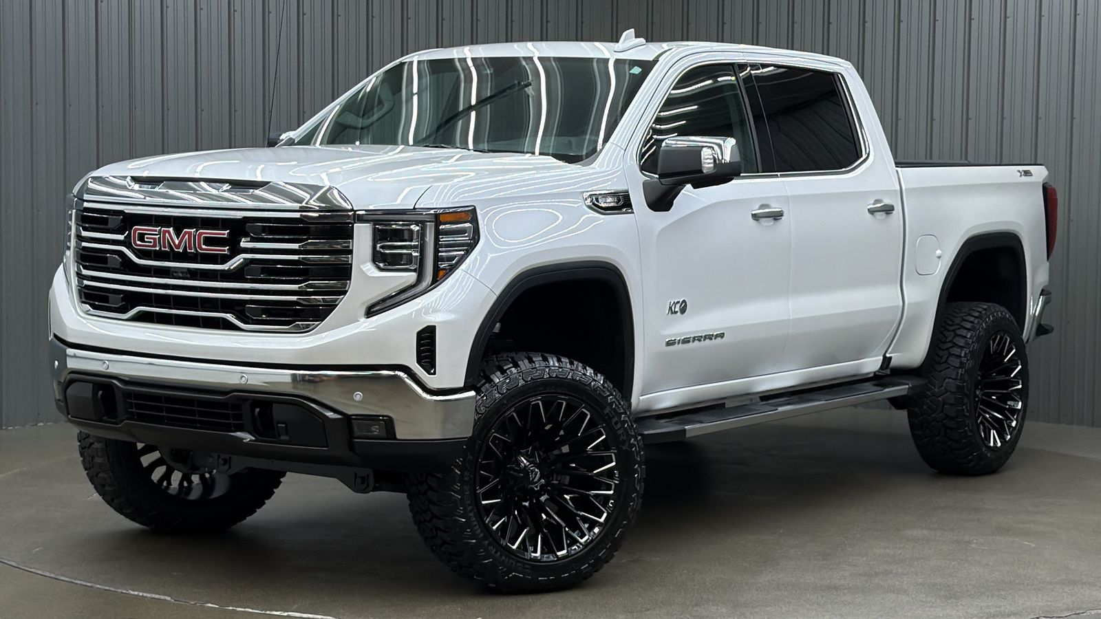 Lifted 2024 GMC Sierra 1500 SLT Premium Plus X31 Short Bed w/ Sunroof