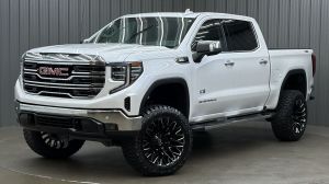 Lifted 2024 GMC Sierra 1500 SLT Premium Plus X31 Short Bed w/ Sunroof