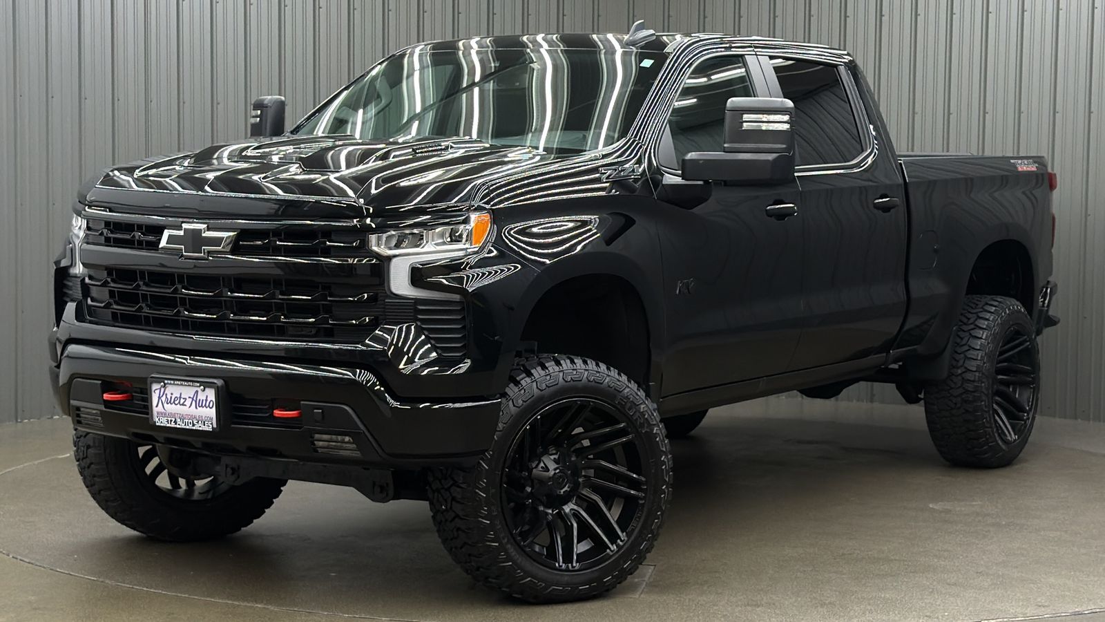 Lifted 2025 Chevrolet Silverado 1500 LT Trail Boss Long Bed w/ Convenience 2, Dark Essentials & Sunro