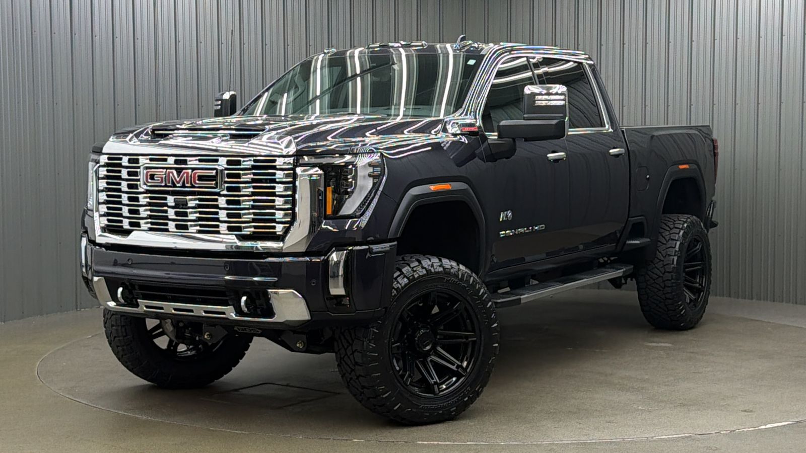 Lifted 2026 GMC Sierra 2500HD Denali Reserve Short Bed w/ Tech & Sunroof
