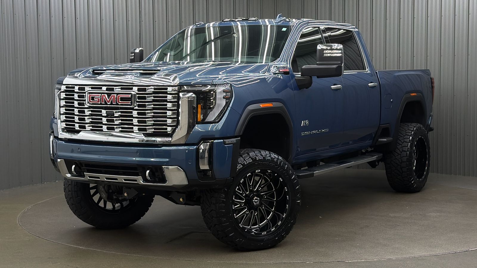 Lifted 2026 GMC Sierra 3500HD Denali Reserve Short Bed w/ Tech & Sunroof