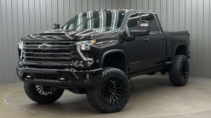 Lifted 2026 Chevrolet Silverado 2500HD High Country Premium Short Bed Midnight Edition w/ Max Tow & Su