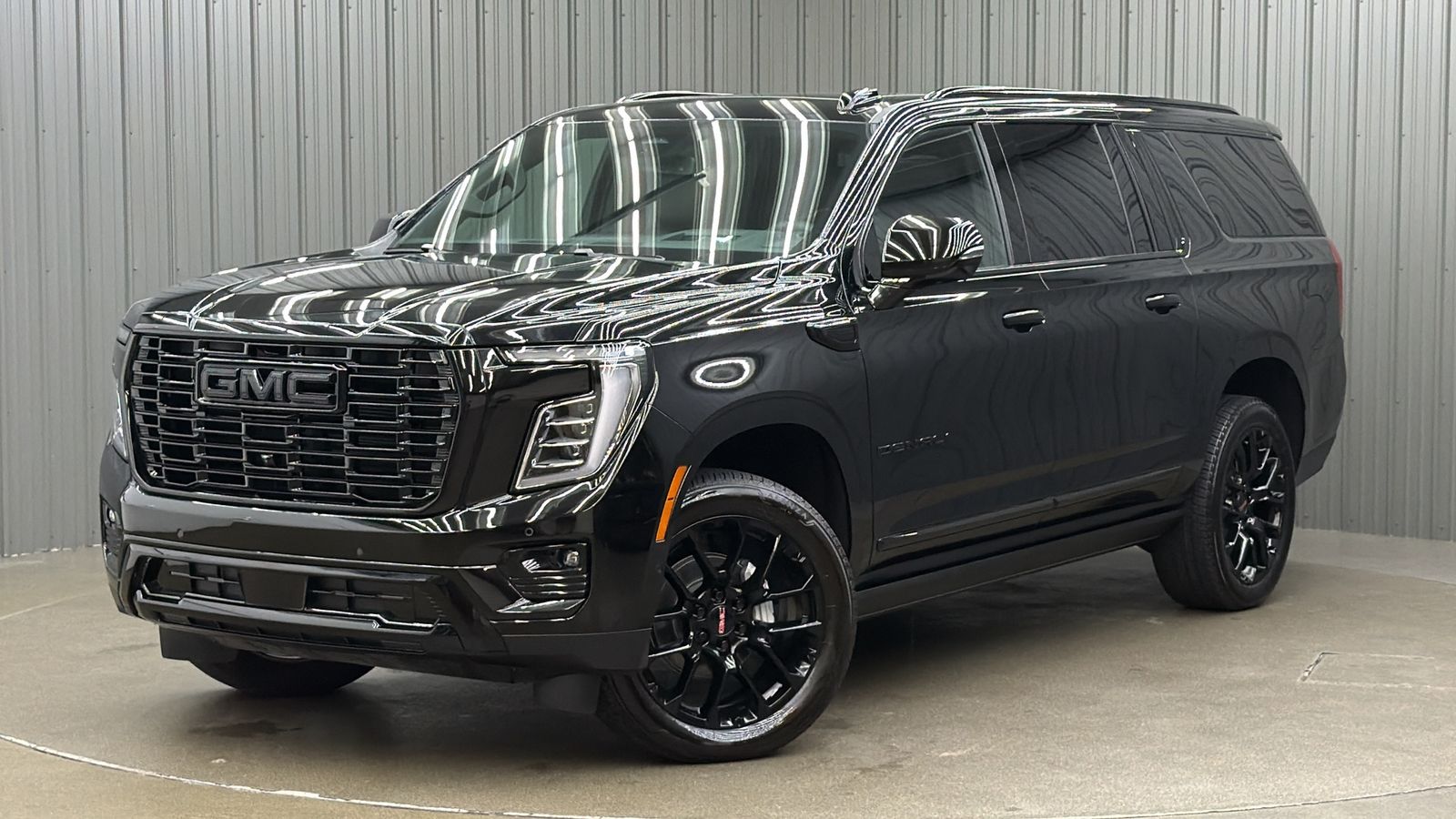 2026 GMC Yukon XL Denali w/ COLORMATCH, Power Steps & Sunroof