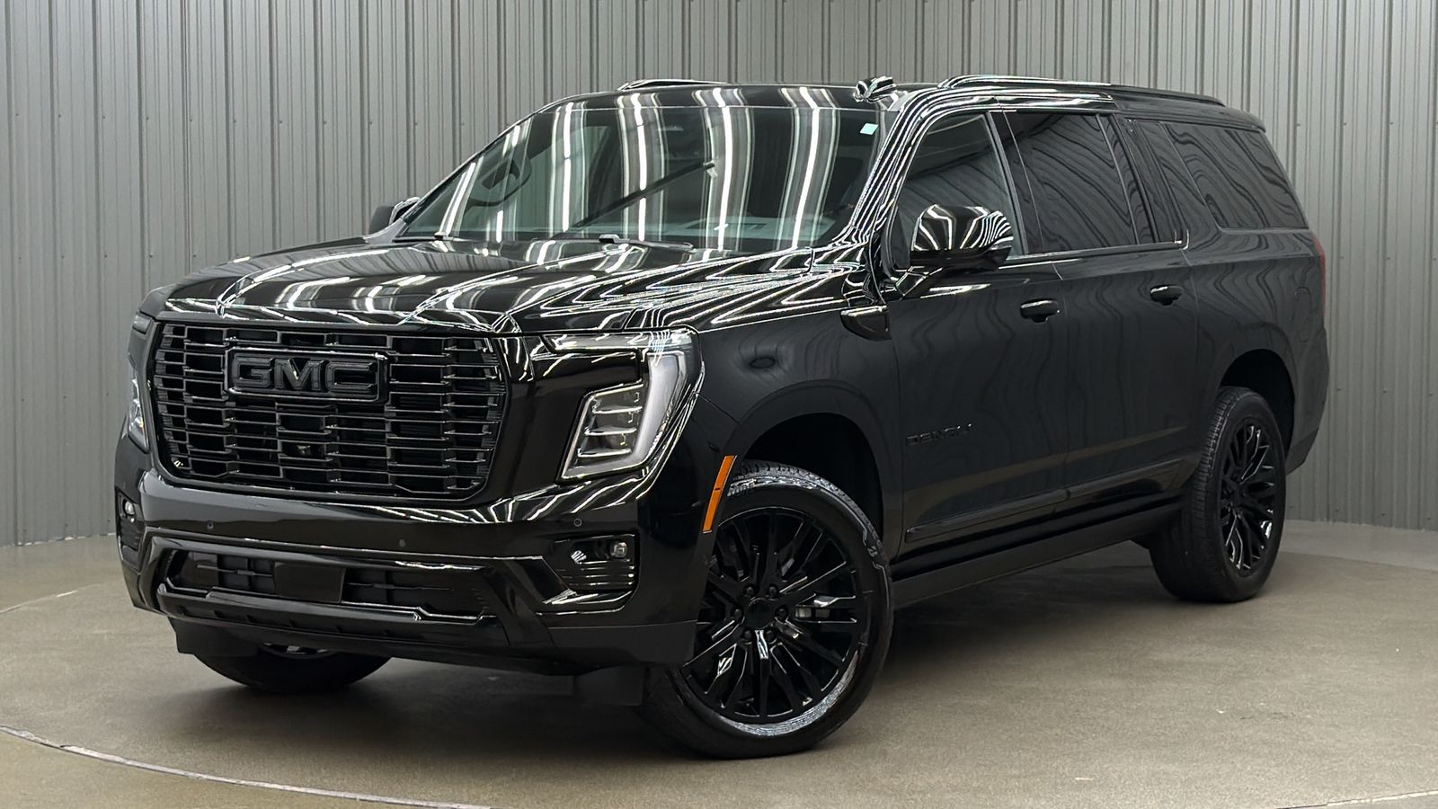2026 GMC Yukon XL Denali w/ COLORMATCH, Power Steps & Sunroof
