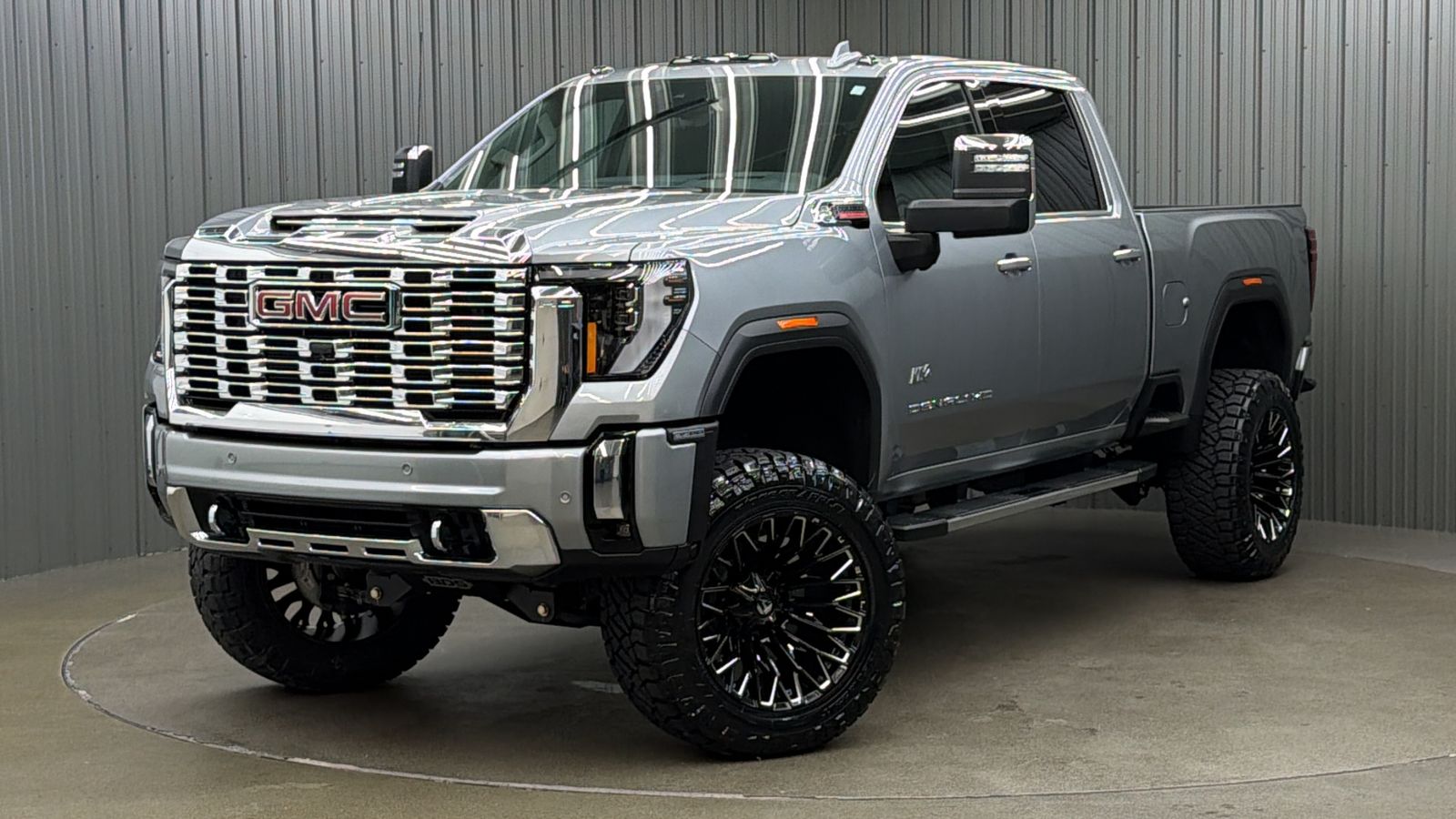 Lifted 2026 GMC Sierra 3500HD Denali Reserve Short Bed w/ Tech & Sunroof