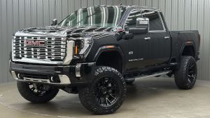 Lifted 2026 GMC Sierra 3500HD Denali Reserve Short Bed w/ Tech & Sunroof