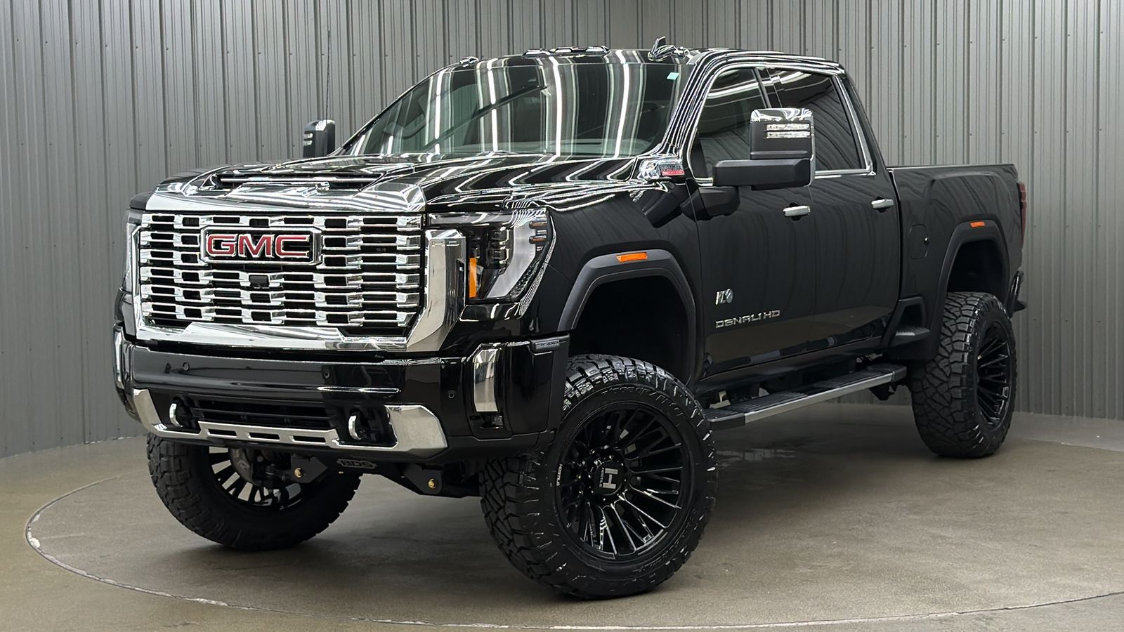 Lifted 2026 GMC Sierra 3500HD Denali Reserve Short Bed w/ Tech & Sunroof