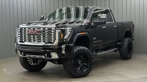 Lifted 2026 GMC Sierra 3500HD Denali Reserve Short Bed w/ Tech & Sunroof
