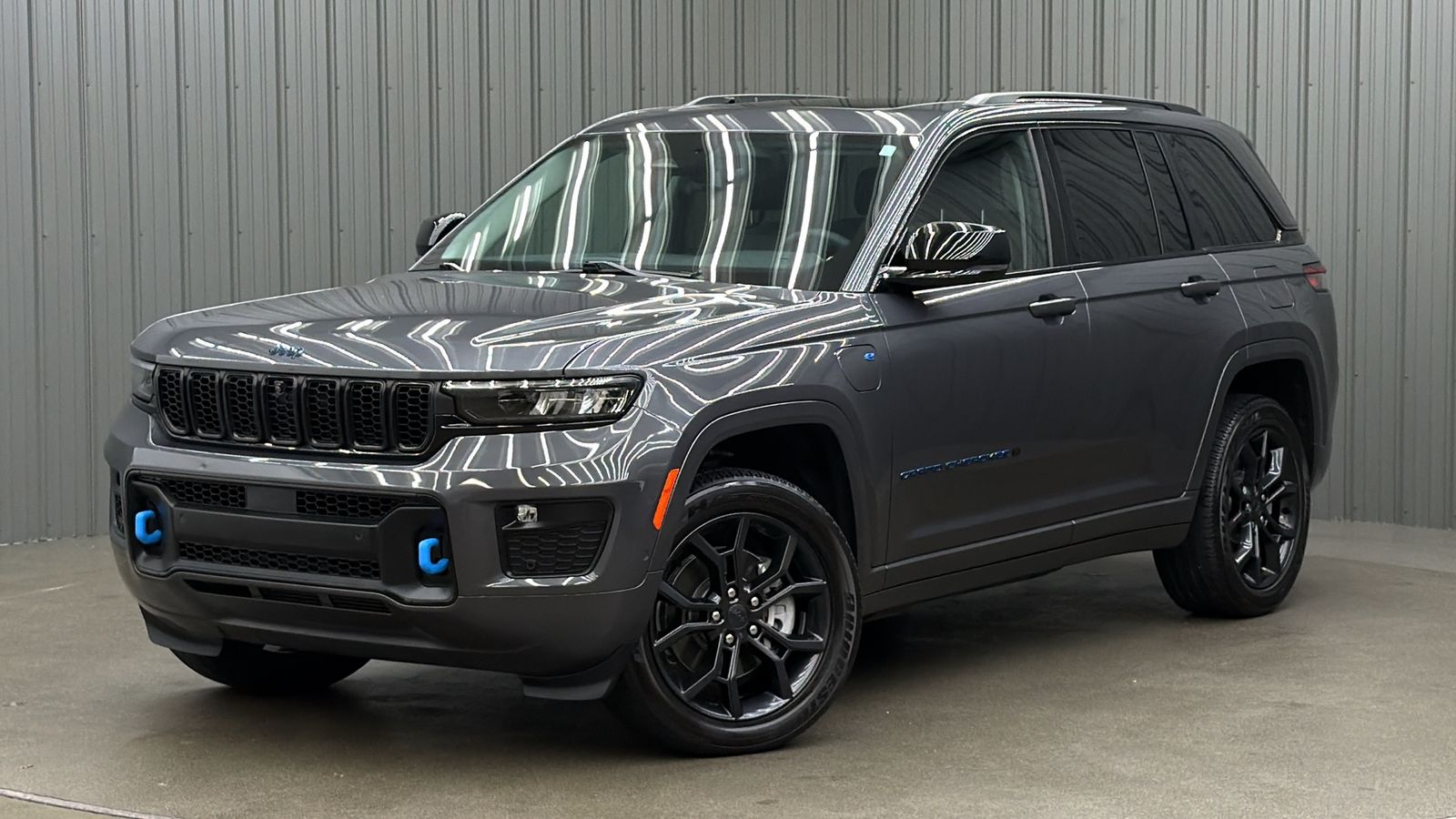 2023 Jeep Grand Cherokee 4xe Anniversary Edition w/ Sunroof
