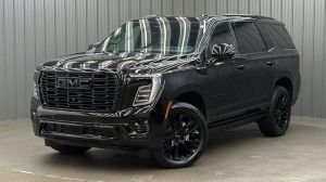 2026 GMC Yukon Denali w/ COLORMATCH, Power Steps & Sunroof