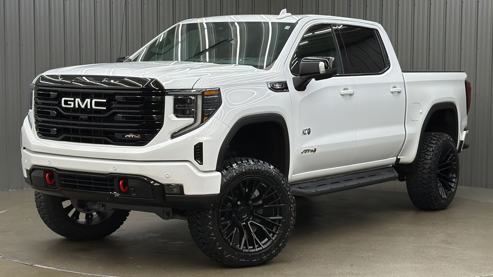 Lifted 2026 GMC Sierra 1500 AT4 Premium Short Bed w/ COLORMATCH, Tech & Sunroof