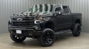 Lifted 2026 Chevrolet Silverado 1500 LT Trail Boss Premium Short Bed w/ Midnight Edition