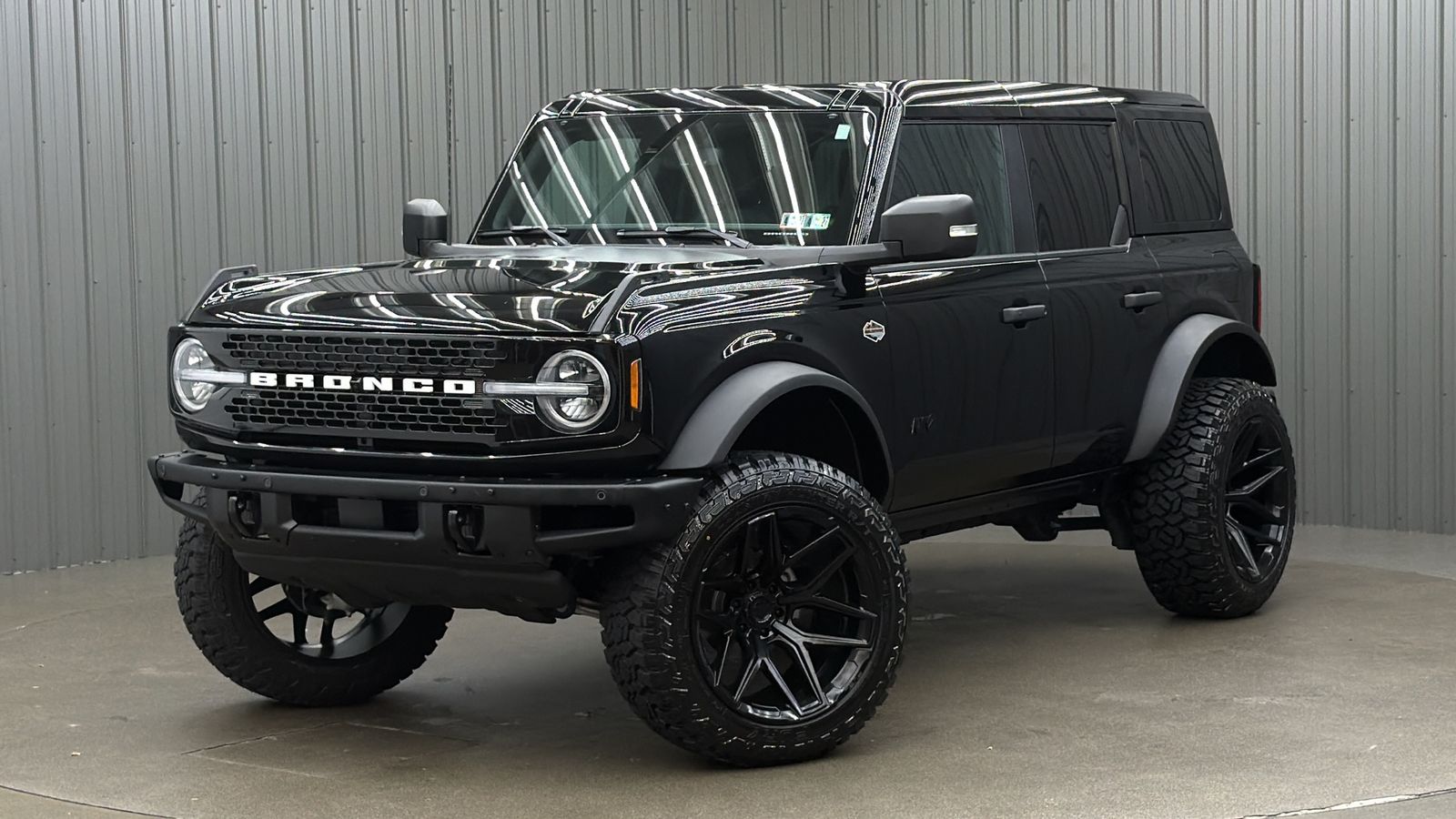 Lifted 2024 Ford Bronco Wildtrak w/ 354A & Painted Hardtop