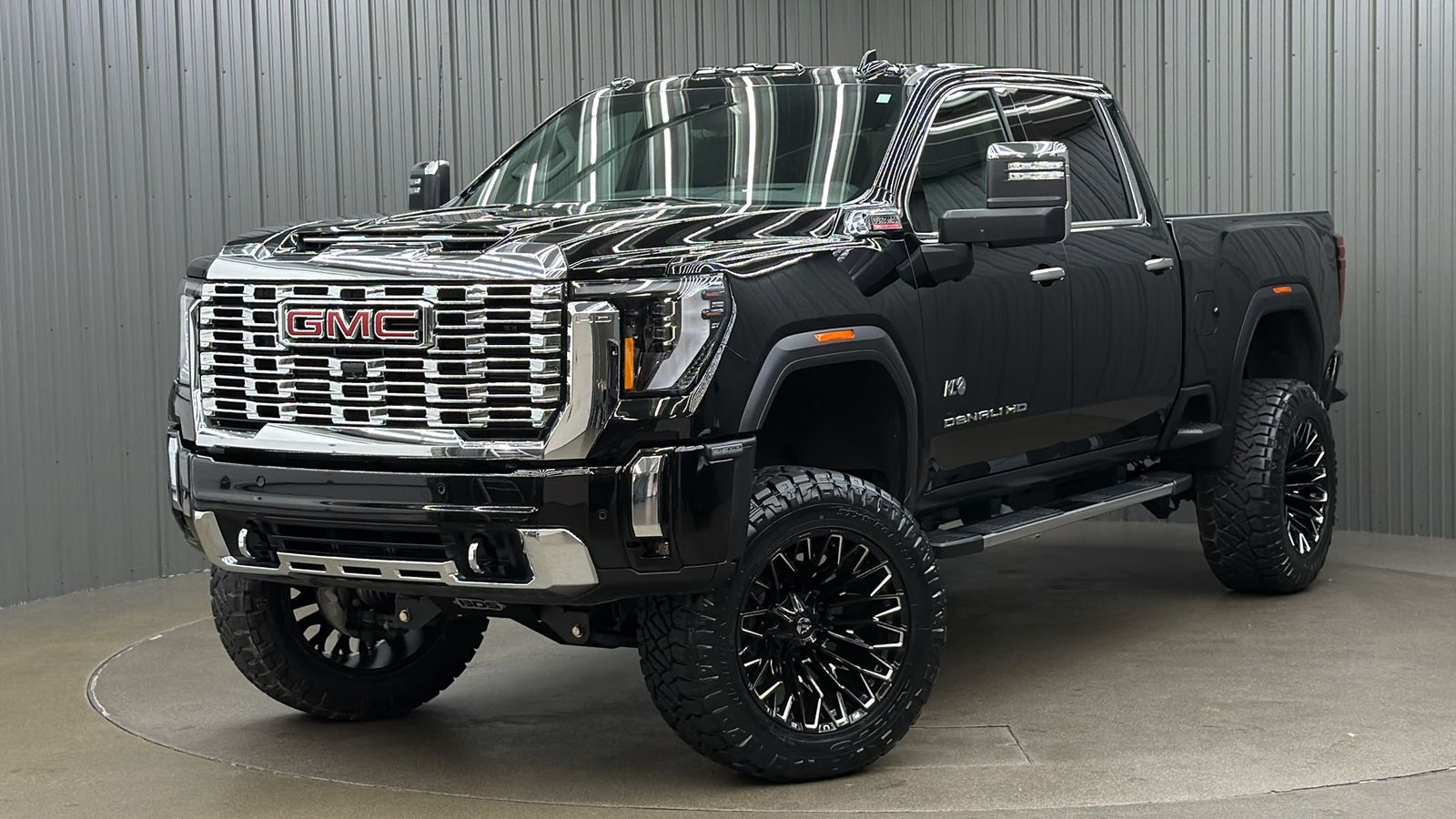 Lifted 2026 GMC Sierra 3500HD Denali Reserve Short Bed w/ Tech & Sunroof