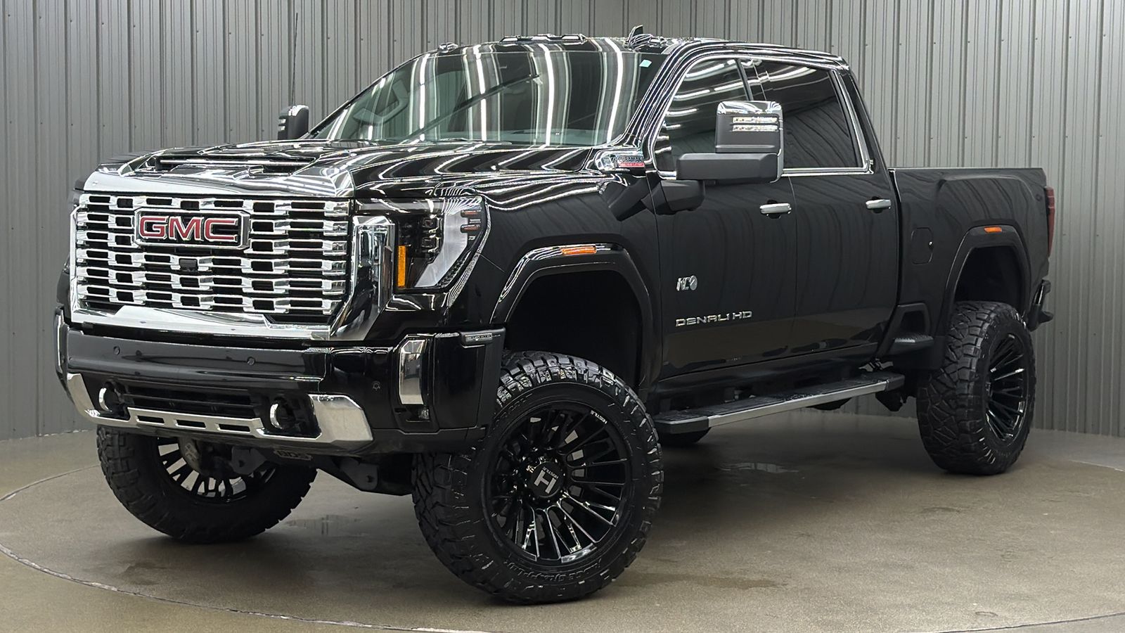 Lifted 2026 GMC Sierra 3500HD Denali Reserve Short Bed w/ Tech & Sunroof