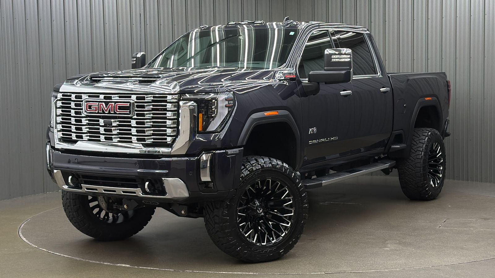 Lifted 2026 GMC Sierra 3500HD Denali Reserve Short Bed w/ Tech & Sunroof