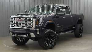 Lifted 2026 GMC Sierra 3500HD Denali Reserve Short Bed w/ Tech & Sunroof